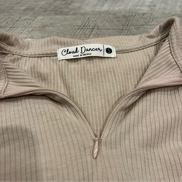 Beige long sleeve 3/4 zip up size small NWT - Picture 3 of 5